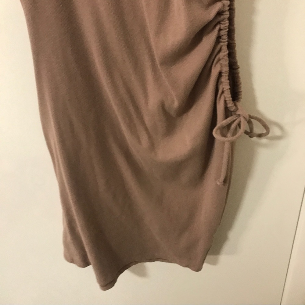 3/$15 Fashion Nova beige ribbed bodycon cutout mini dress - Picture 6 of 10